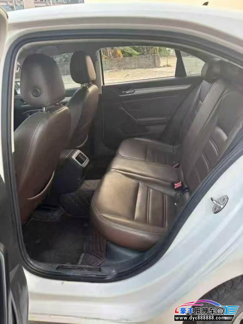 17年大众凌渡轿车抵押车出售