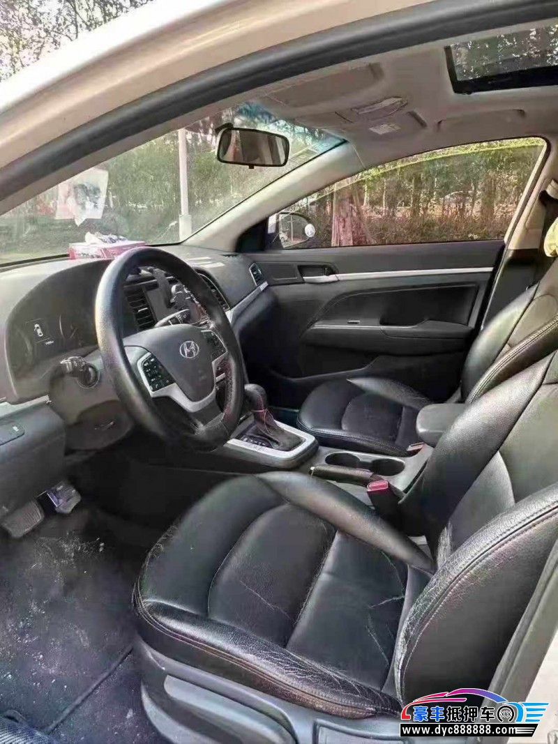 17年现代领动轿车抵押车出售