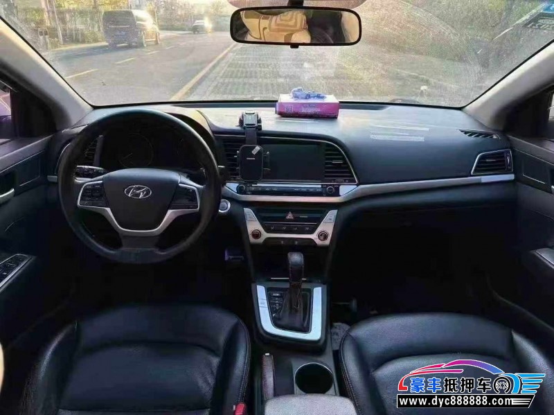 17年现代领动轿车抵押车出售