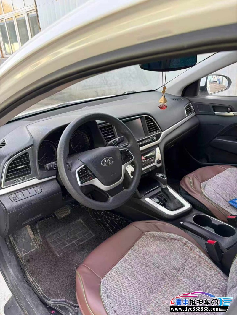 16年现代领动轿车抵押车出售