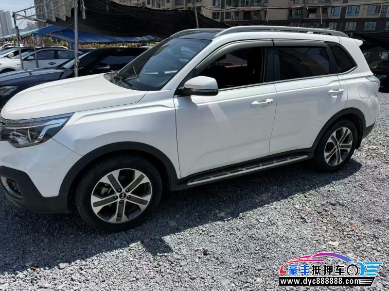 20年起亚智跑轿车抵押车出售