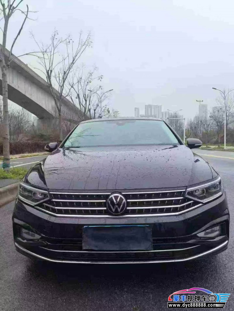 抵押车出售24年大众迈腾轿车