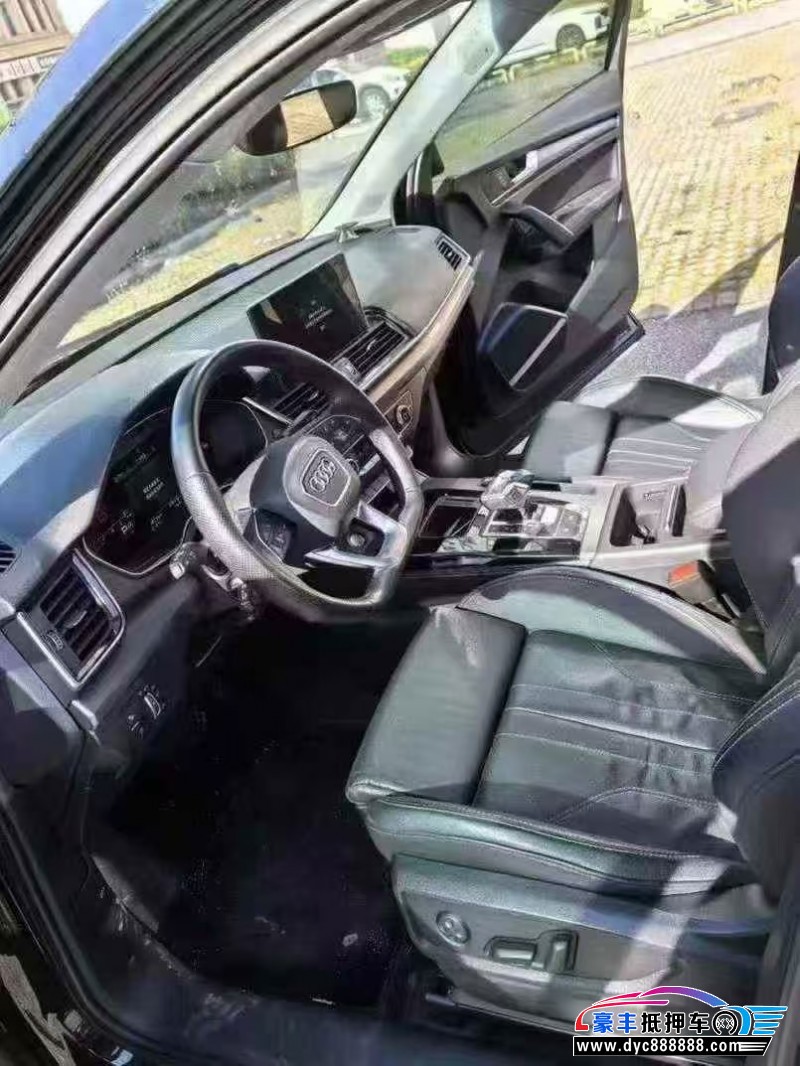 23年奥迪Q5轿车抵押车出售