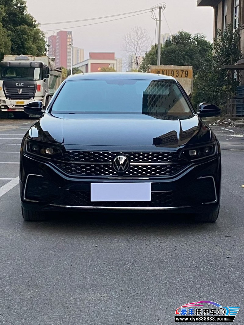 抵押车出售21年大众帕萨特轿车