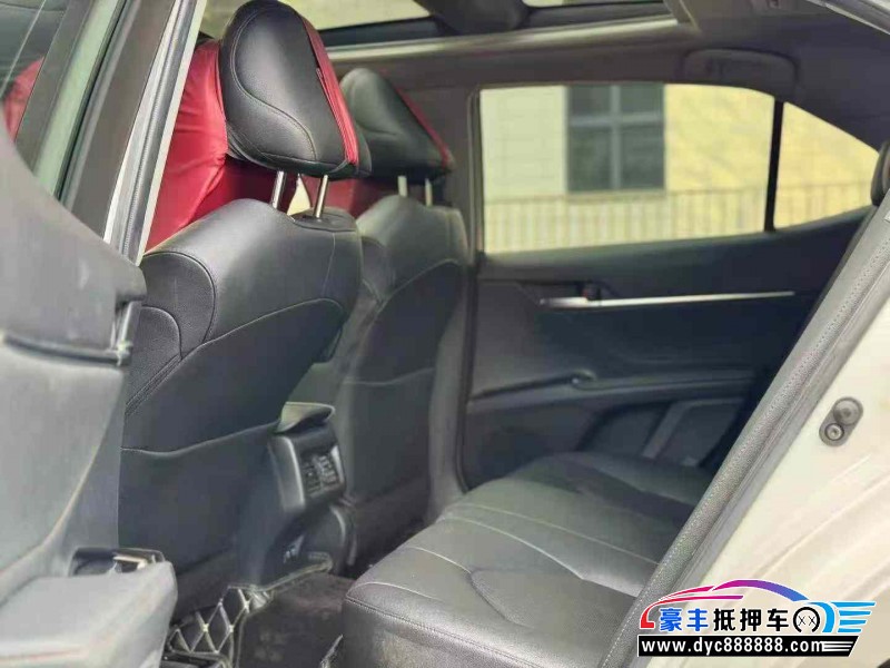 20年丰田凯美瑞轿车抵押车出售