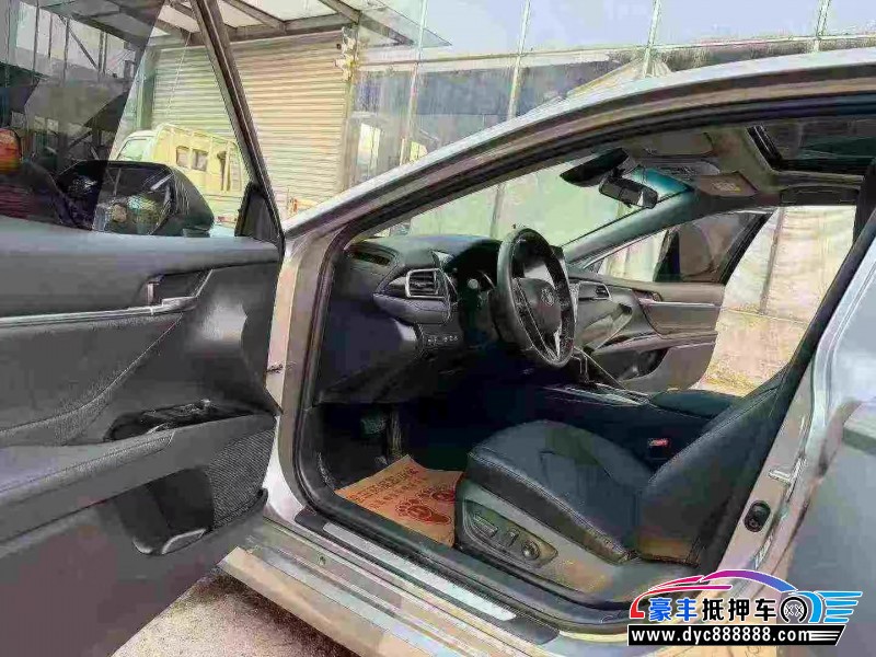 21年丰田凯美瑞轿车抵押车出售