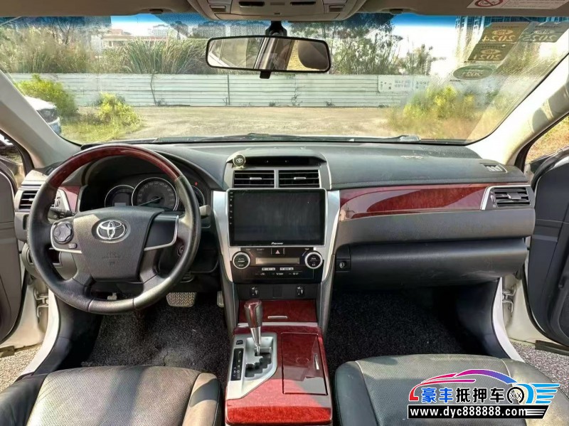 14年丰田凯美瑞轿车抵押车出售