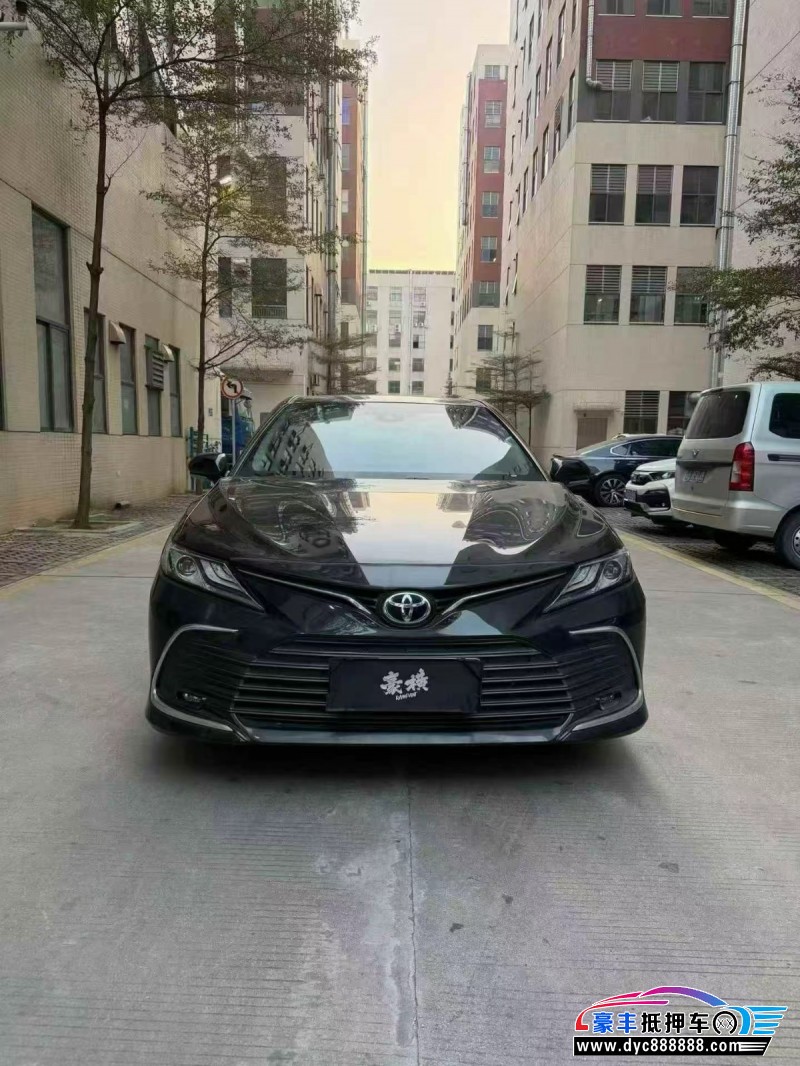 抵押车出售22年丰田凯美瑞轿车