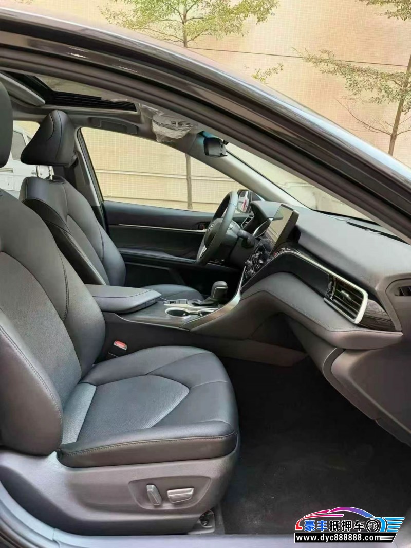 22年丰田凯美瑞轿车抵押车出售