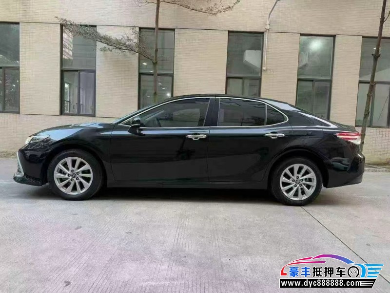 22年丰田凯美瑞轿车抵押车出售