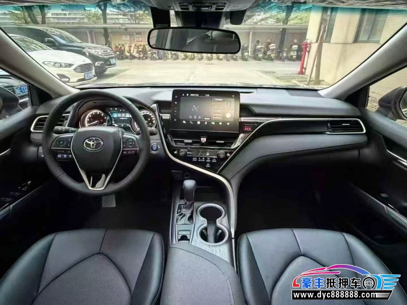 22年丰田凯美瑞轿车抵押车出售