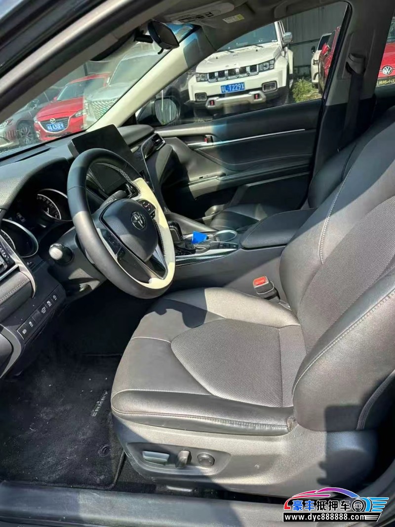 22年丰田凯美瑞轿车抵押车出售