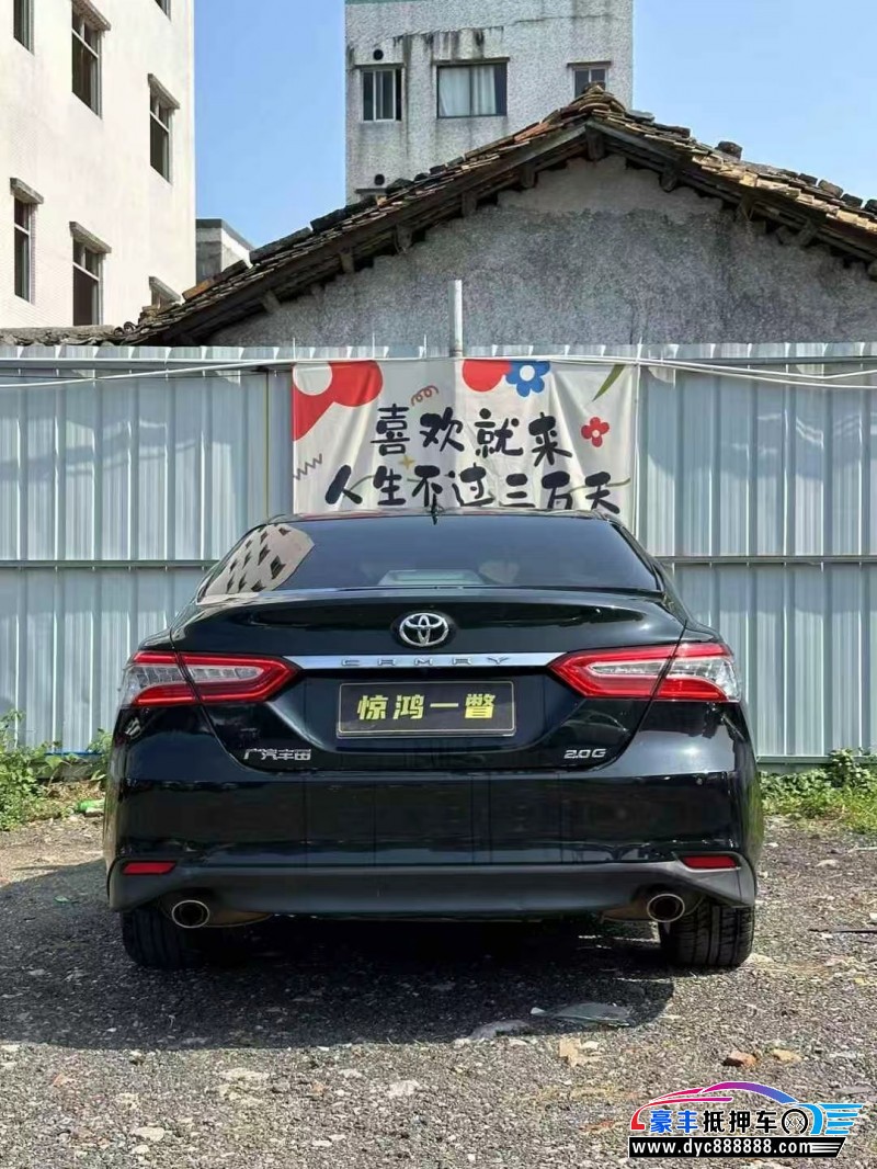 22年丰田凯美瑞轿车抵押车出售