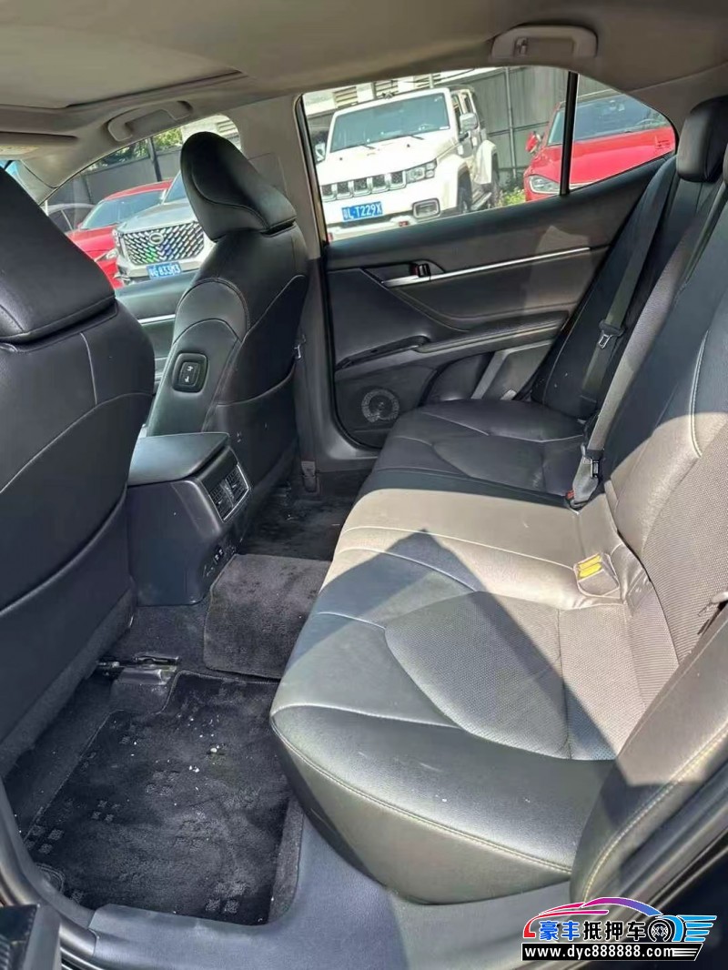 22年丰田凯美瑞轿车抵押车出售