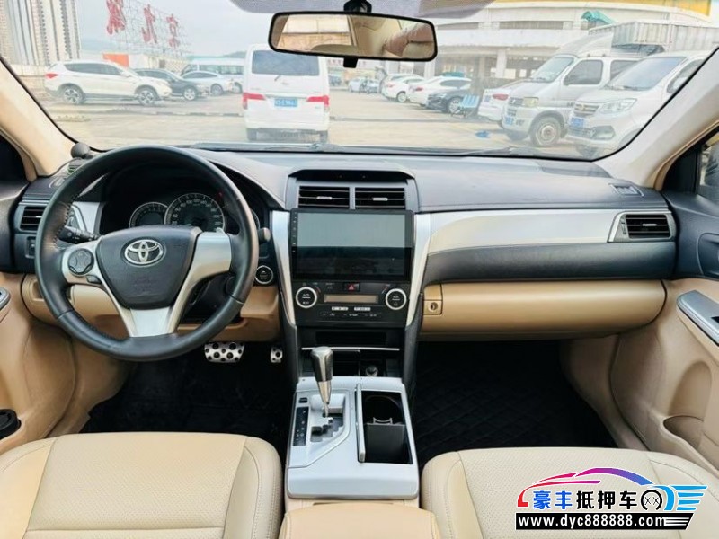 13年丰田凯美瑞轿车抵押车出售