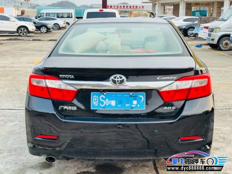 13年丰田凯美瑞轿车抵押车出售