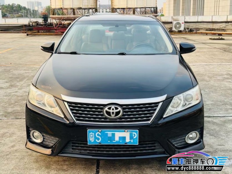 抵押车出售13年丰田凯美瑞轿车