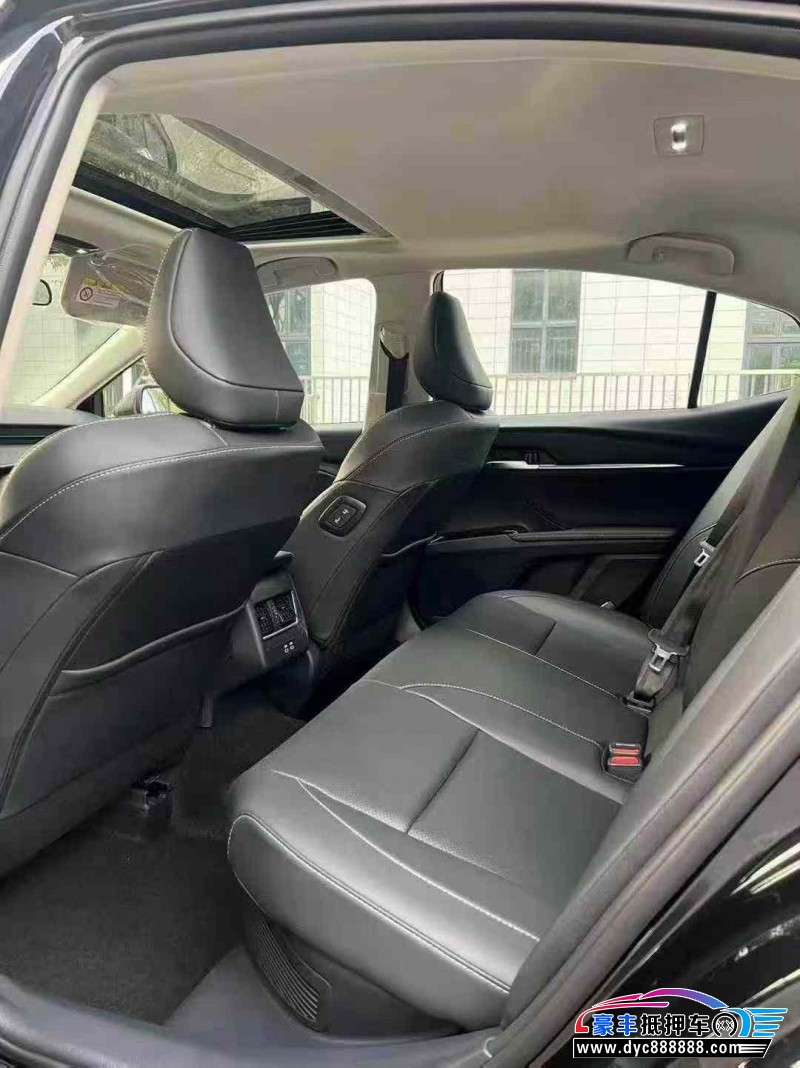 25年丰田凯美瑞轿车抵押车出售