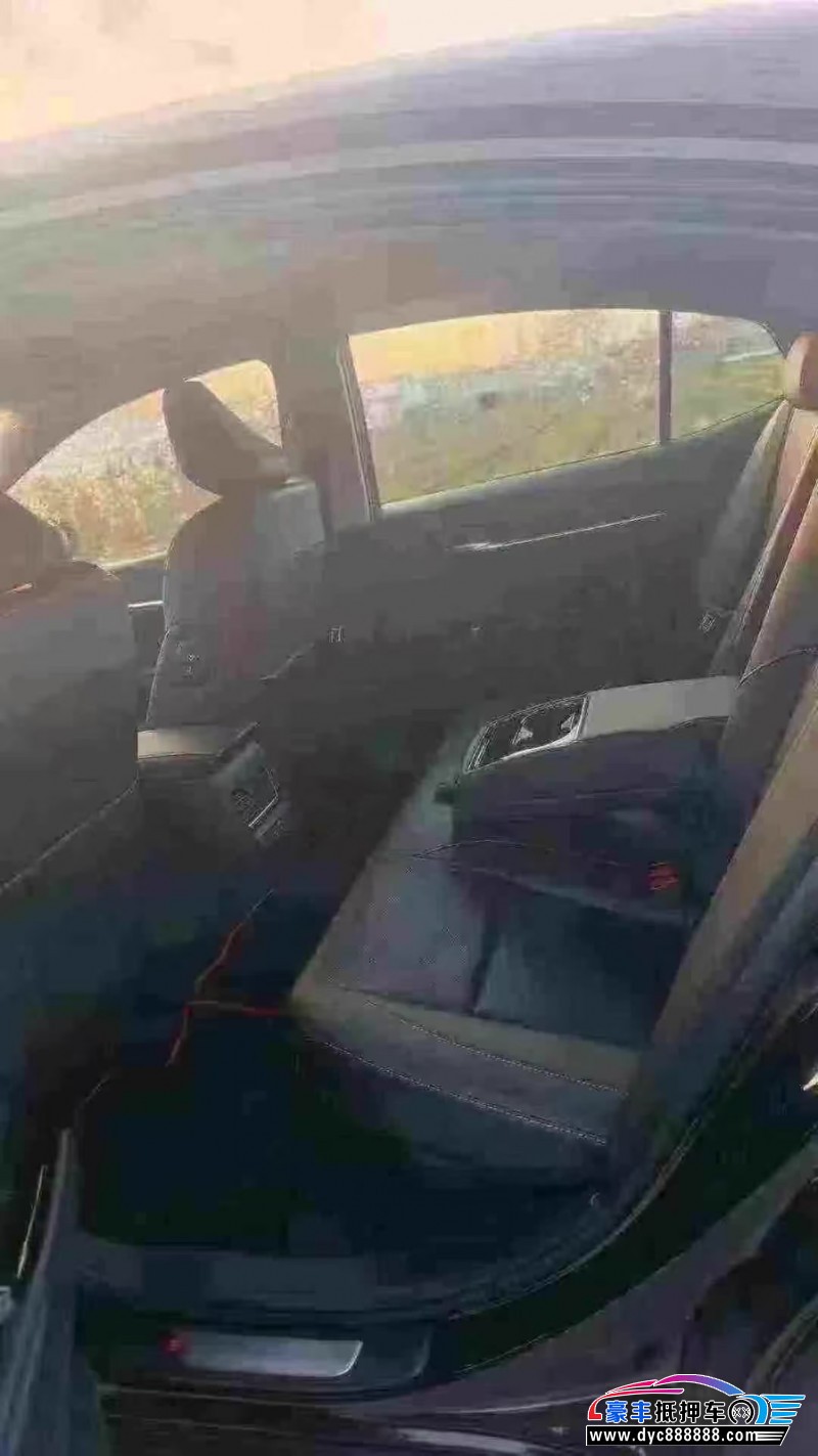 26年丰田凯美瑞轿车抵押车出售