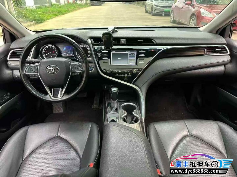 19年丰田凯美瑞轿车抵押车出售