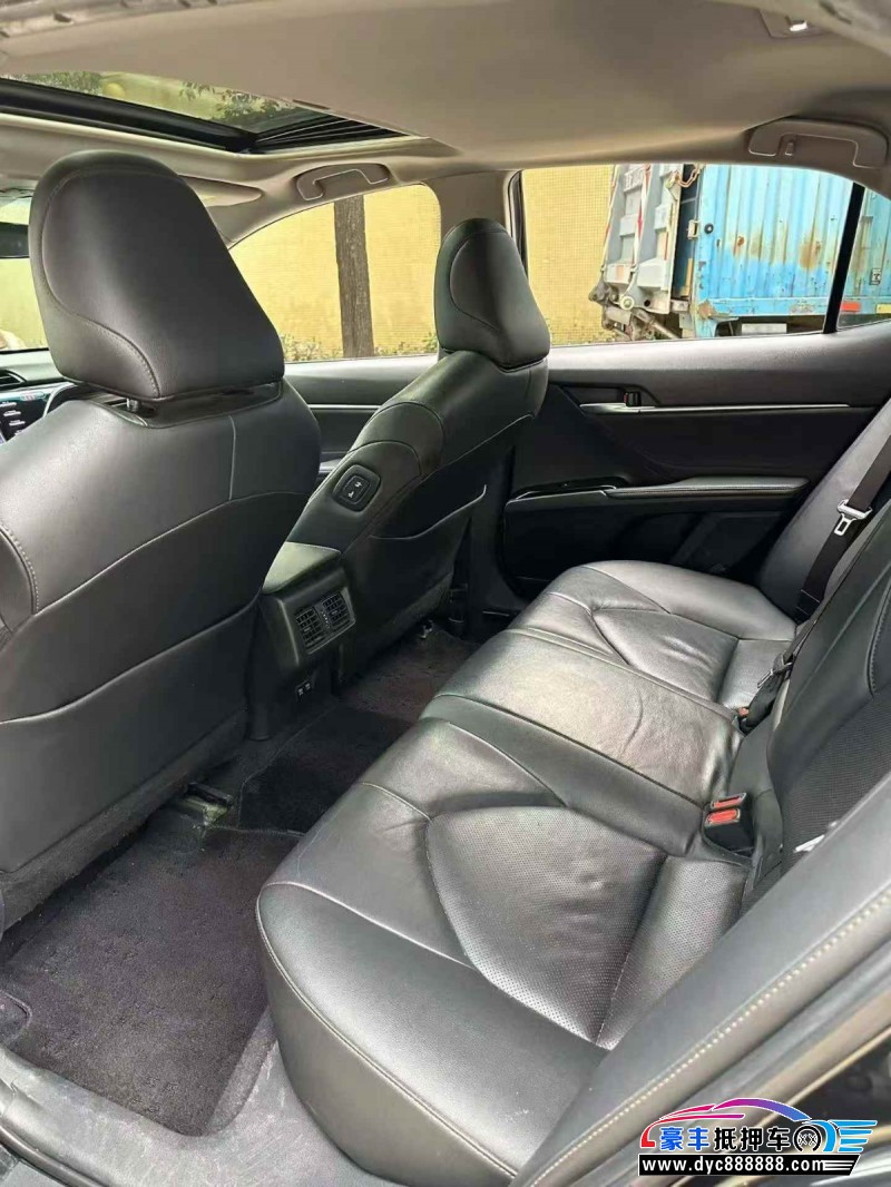 19年丰田凯美瑞轿车抵押车出售