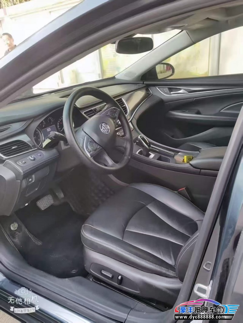 20年别克君越轿车抵押车出售