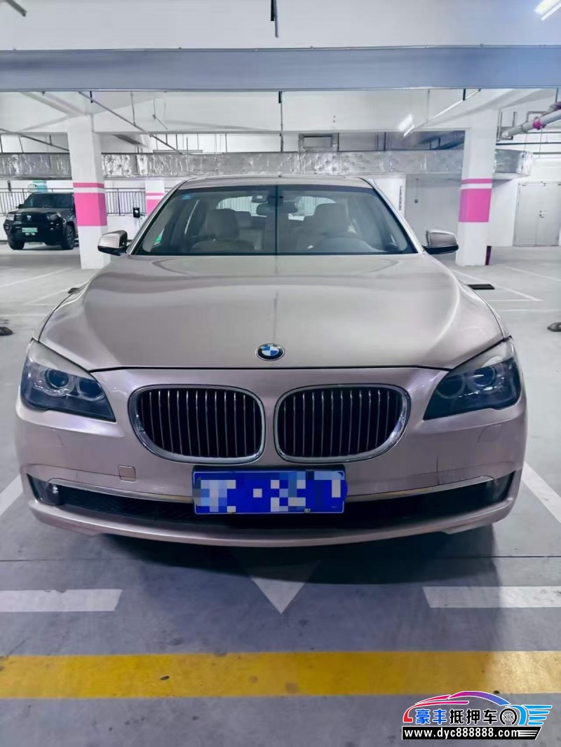 抵押车出售11年宝马7系轿车