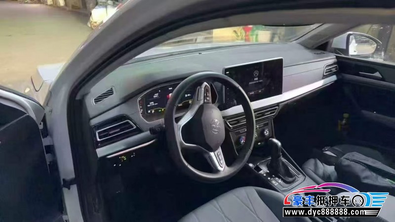 25年大众朗逸轿车抵押车出售