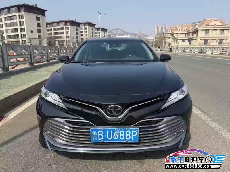 抵押车出售19年丰田凯美瑞轿车