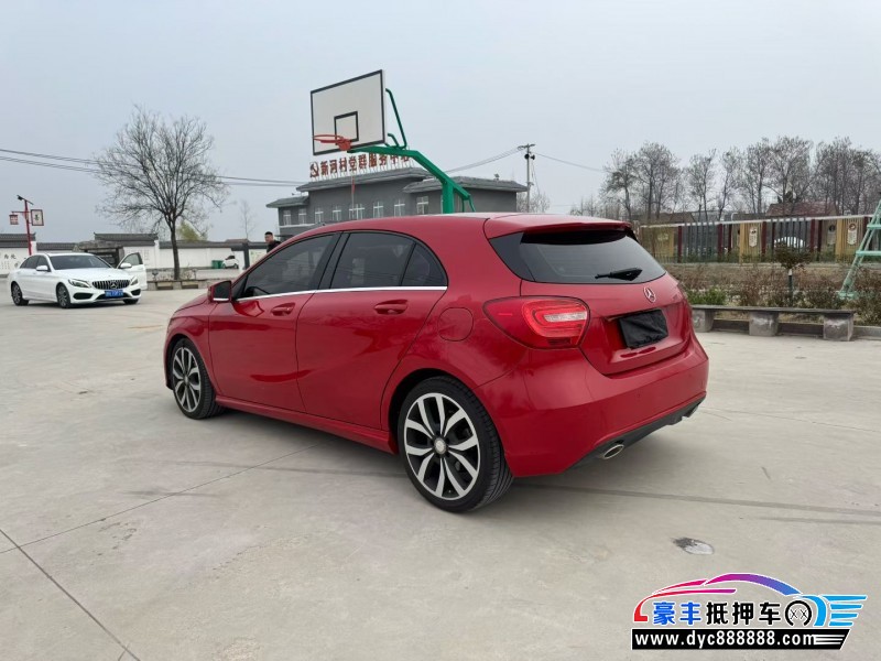 15年奔驰A轿车抵押车出售