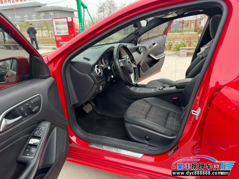 15年奔驰A轿车抵押车出售