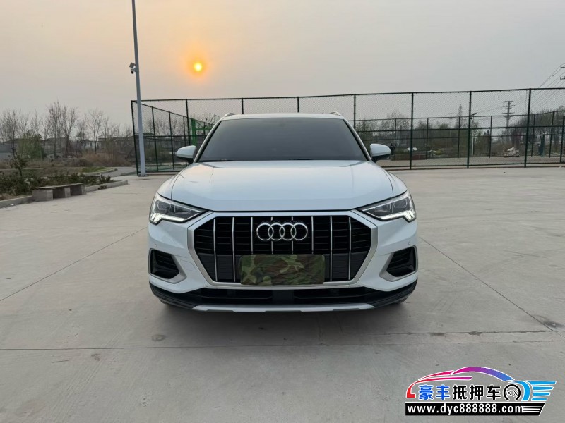 抵押车出售23年奥迪Q3轿车