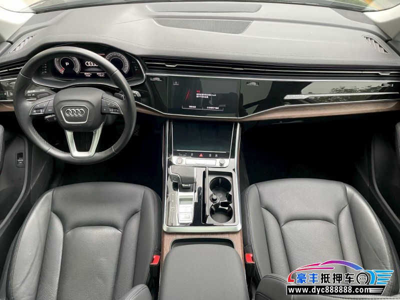 24年奥迪Q7轿车抵押车出售