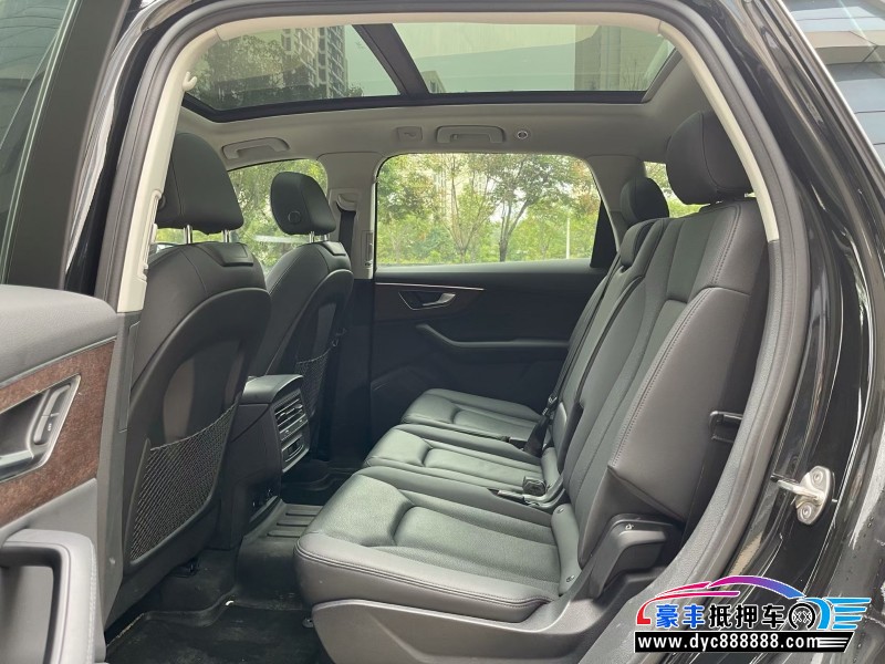 24年奥迪Q7轿车抵押车出售