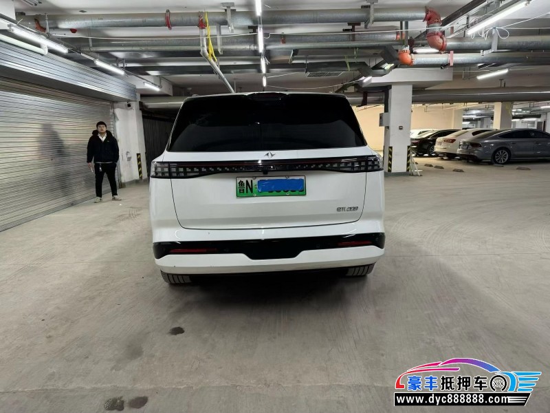 25年东风奕派008轿车抵押车出售