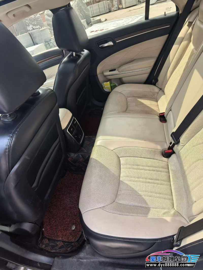 17年克莱斯勒300C轿车抵押车出售