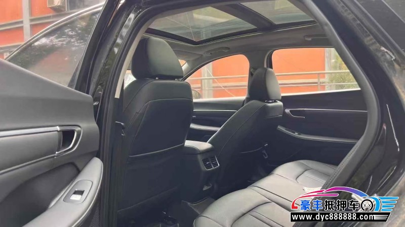 20年现代索纳塔轿车抵押车出售