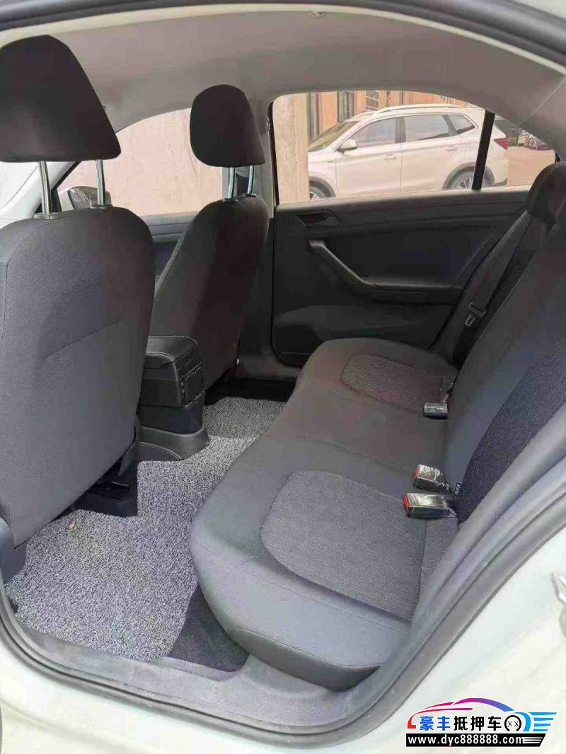 25年大众捷达轿车抵押车出售