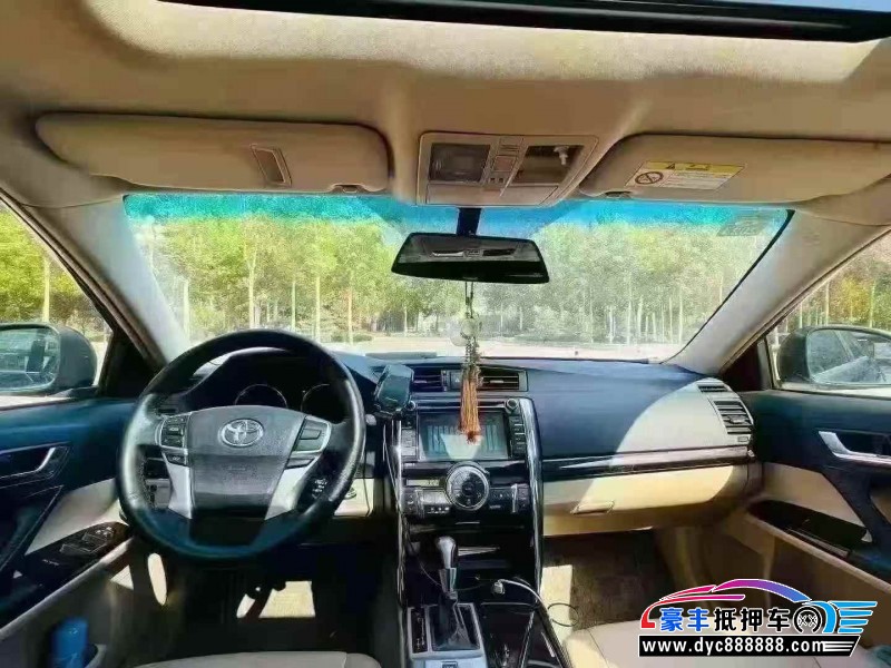 13年丰田锐志轿车抵押车出售