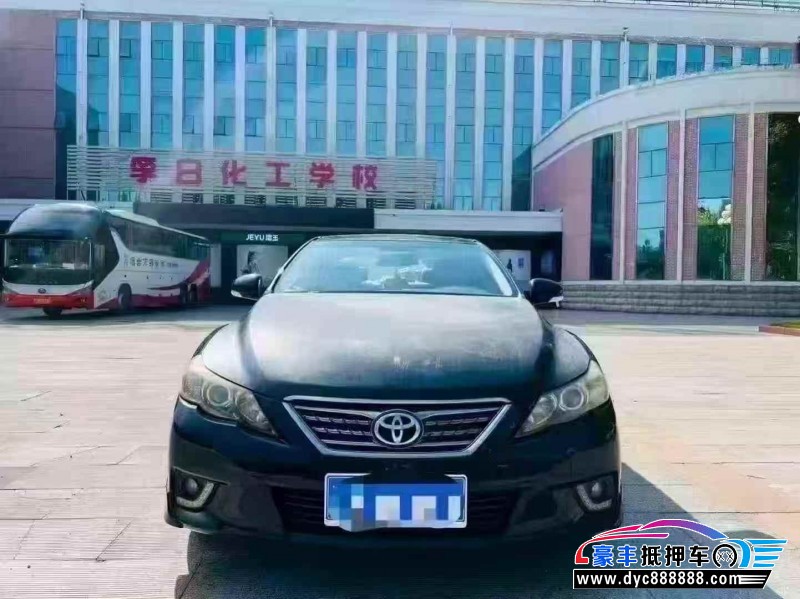 抵押车出售13年丰田锐志轿车