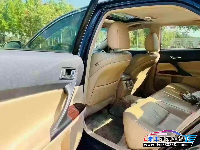 13年丰田锐志轿车抵押车出售