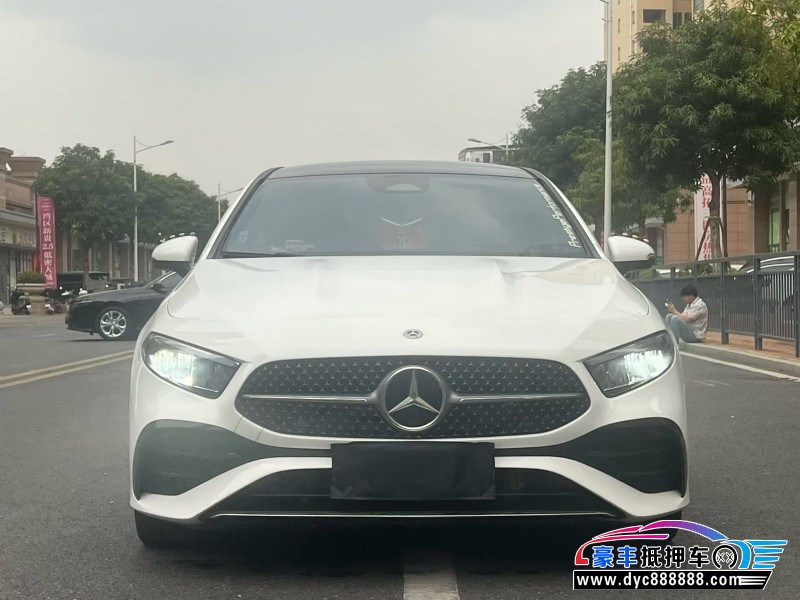 抵押车出售23年奔驰A轿车