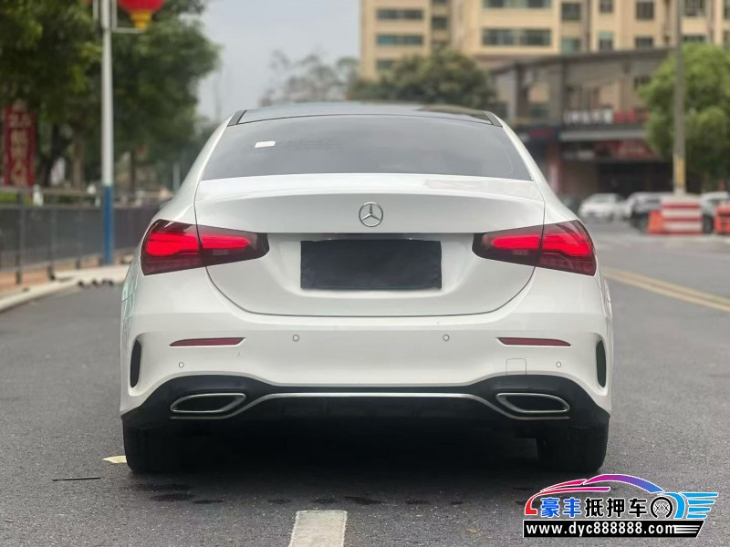 23年奔驰A轿车抵押车出售