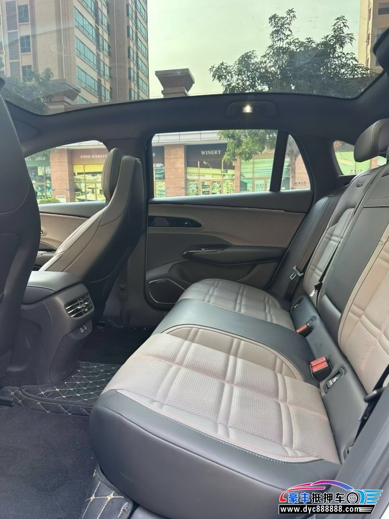 25年红旗EH7轿车抵押车出售