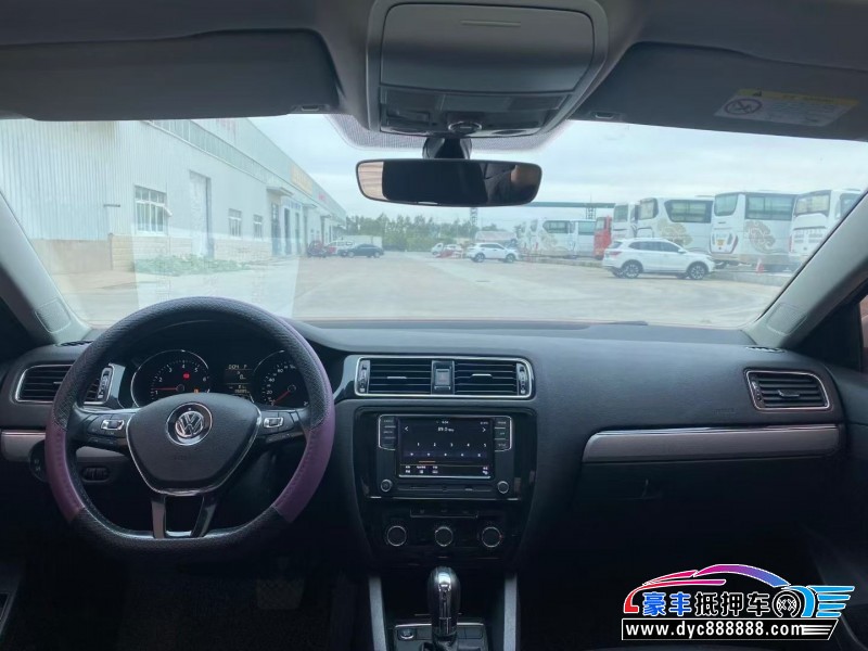 18年大众速腾轿车抵押车出售