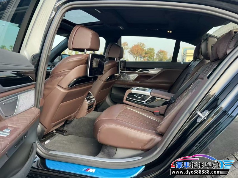 23年宝马7系轿车抵押车出售