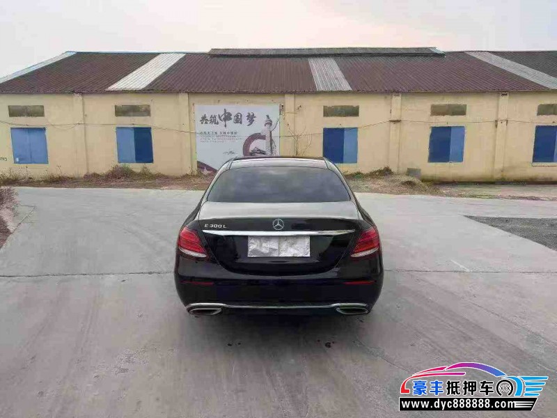 19年奔驰E轿车抵押车出售