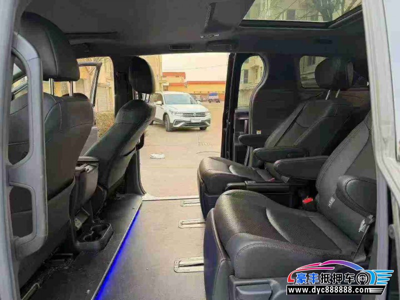 23年丰田塞纳轿车抵押车出售