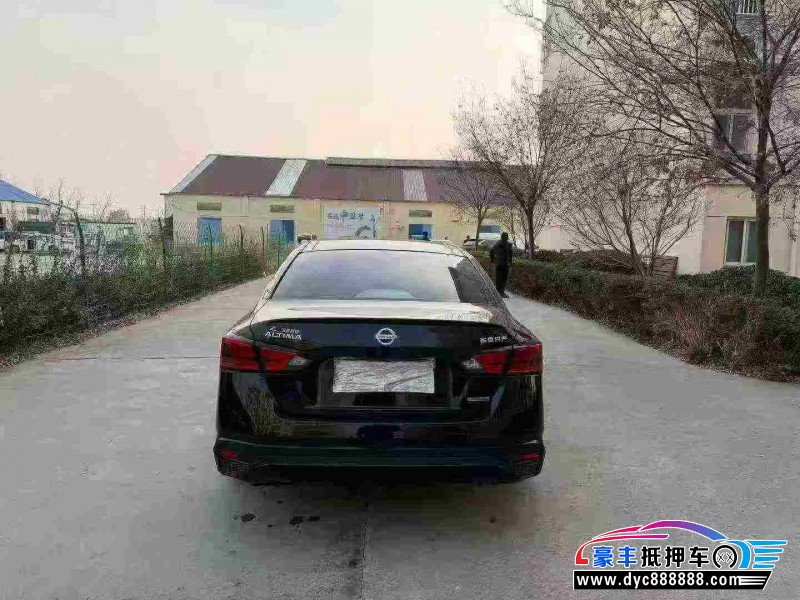 22年日产天籁轿车抵押车出售