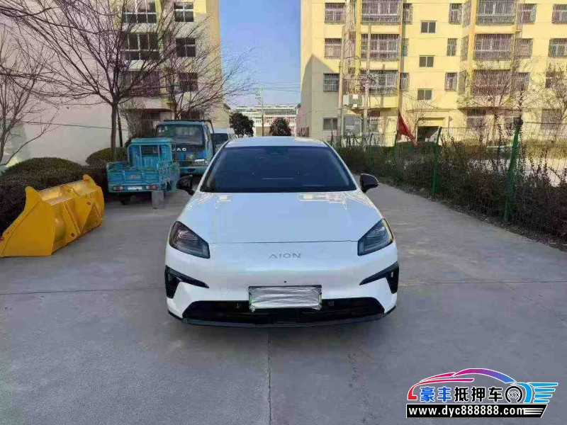 25年埃安RT轿车抵押车出售